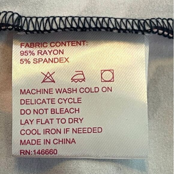 Kimi & Kai Women's Black & Red Floral Print Off-The-Shoulder M NWT - Picture 4 of 5